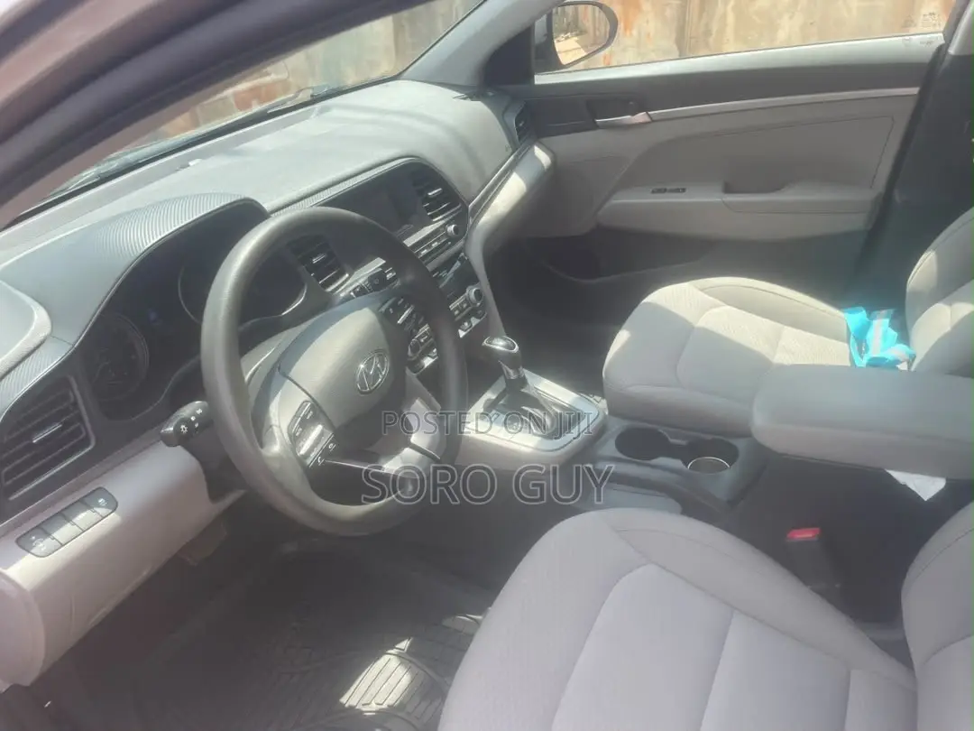 Hyundai Elantra 2020 Silver