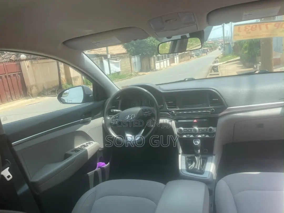Hyundai Elantra 2020 Silver