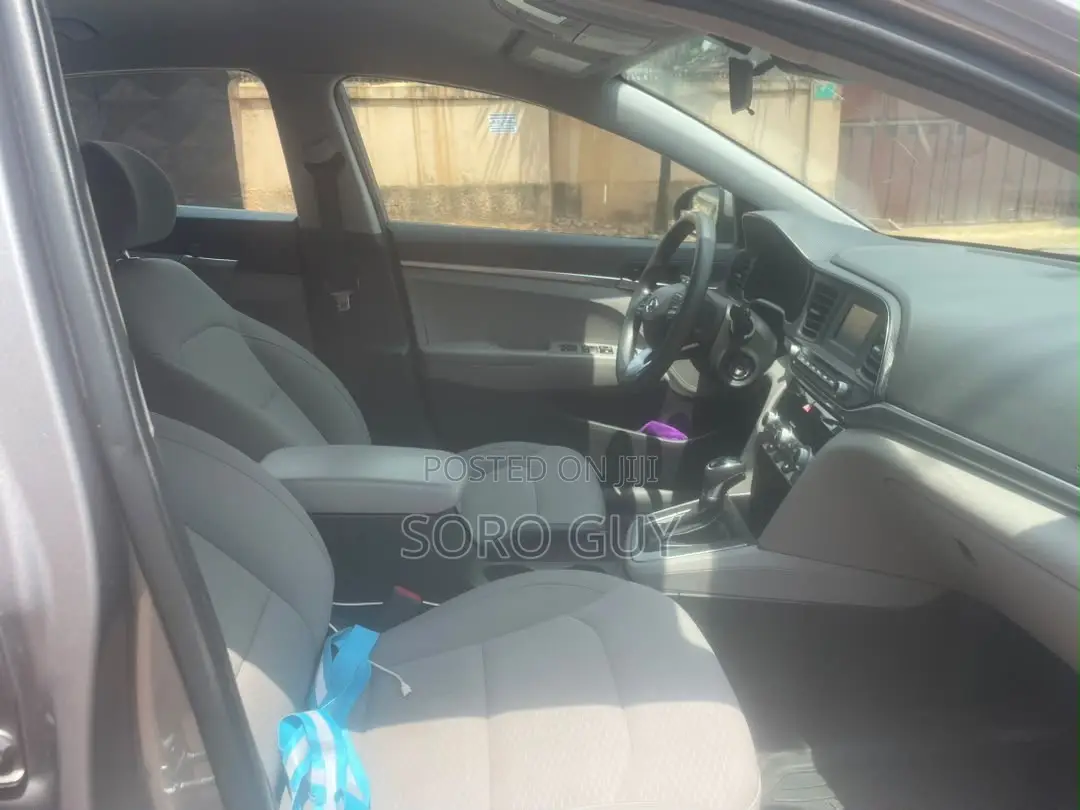 Hyundai Elantra 2020 Silver