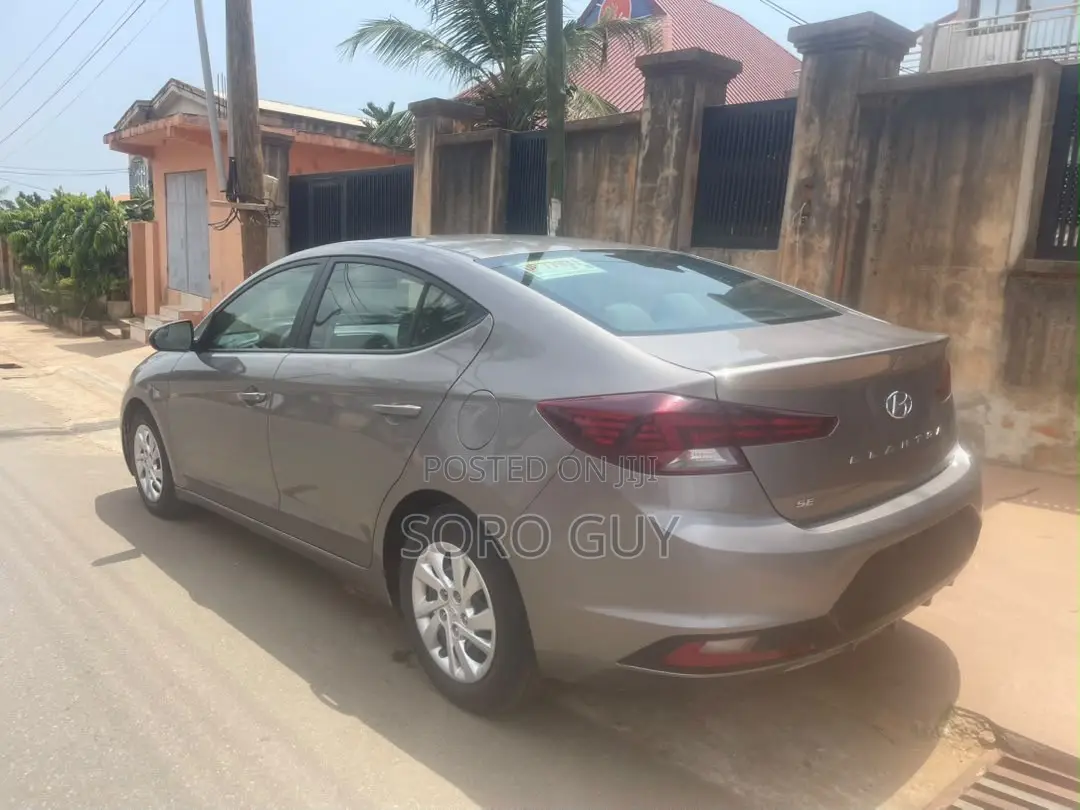 Hyundai Elantra 2020 Silver