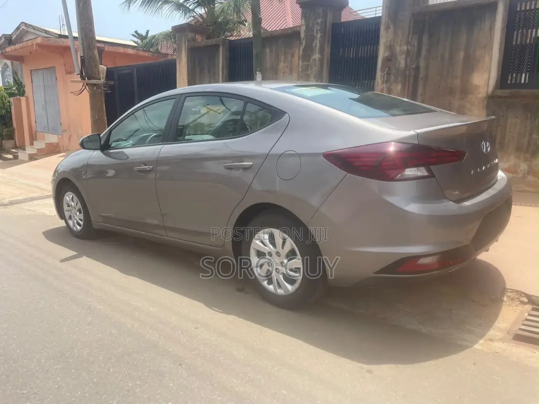 Hyundai Elantra 2020 Silver