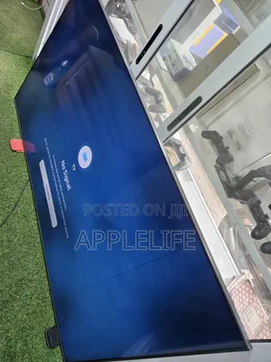 75inch Samsung Smart UHD TV With Small Line on the Screen