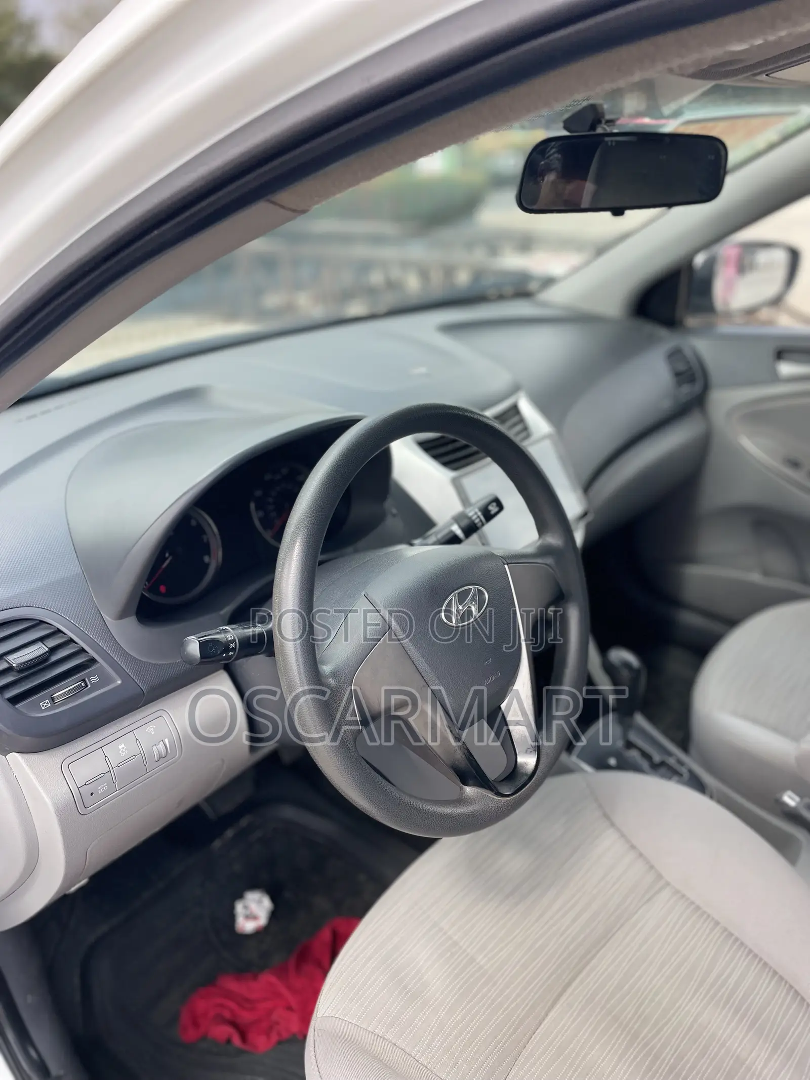 Hyundai Accent SE Sedan 2016 White