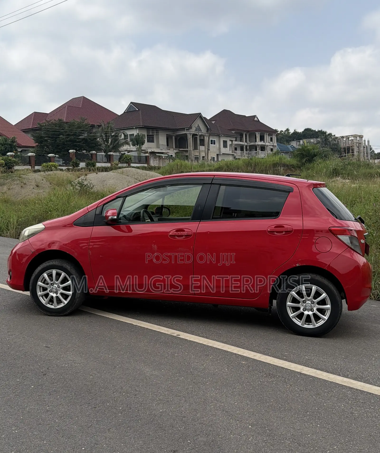 Toyota Vitz 1.3 AWD 5dr 2012 Red