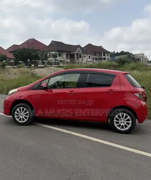Toyota Vitz 1.3 AWD 5dr 2012 Red