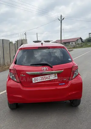 Toyota Vitz 1.3 AWD 5dr 2012 Red