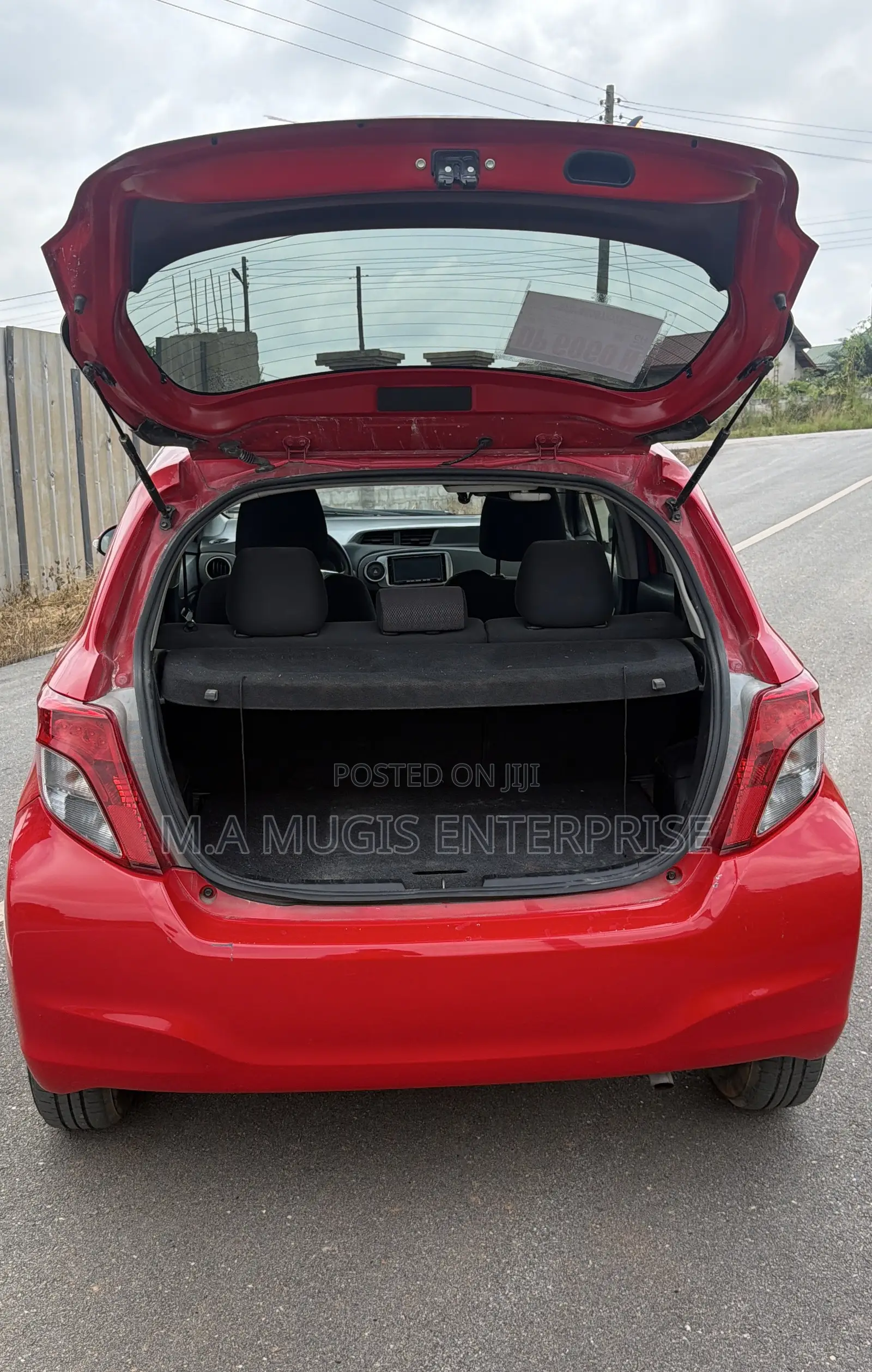 Toyota Vitz 1.3 AWD 5dr 2012 Red