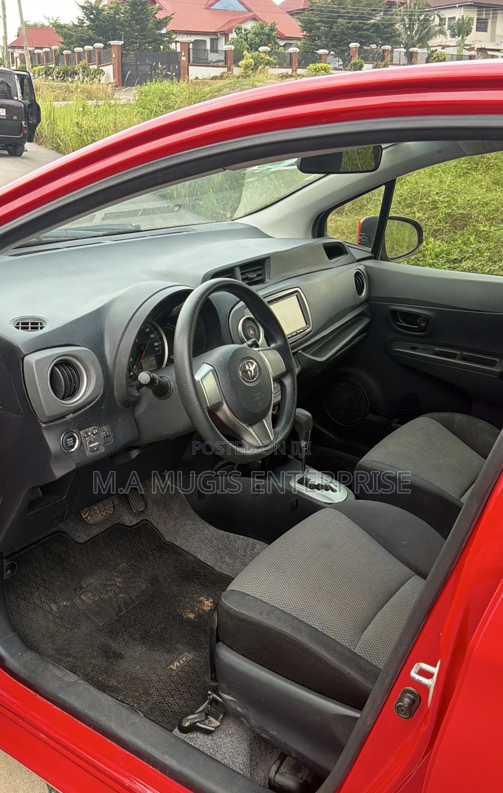 Toyota Vitz 1.3 AWD 5dr 2012 Red