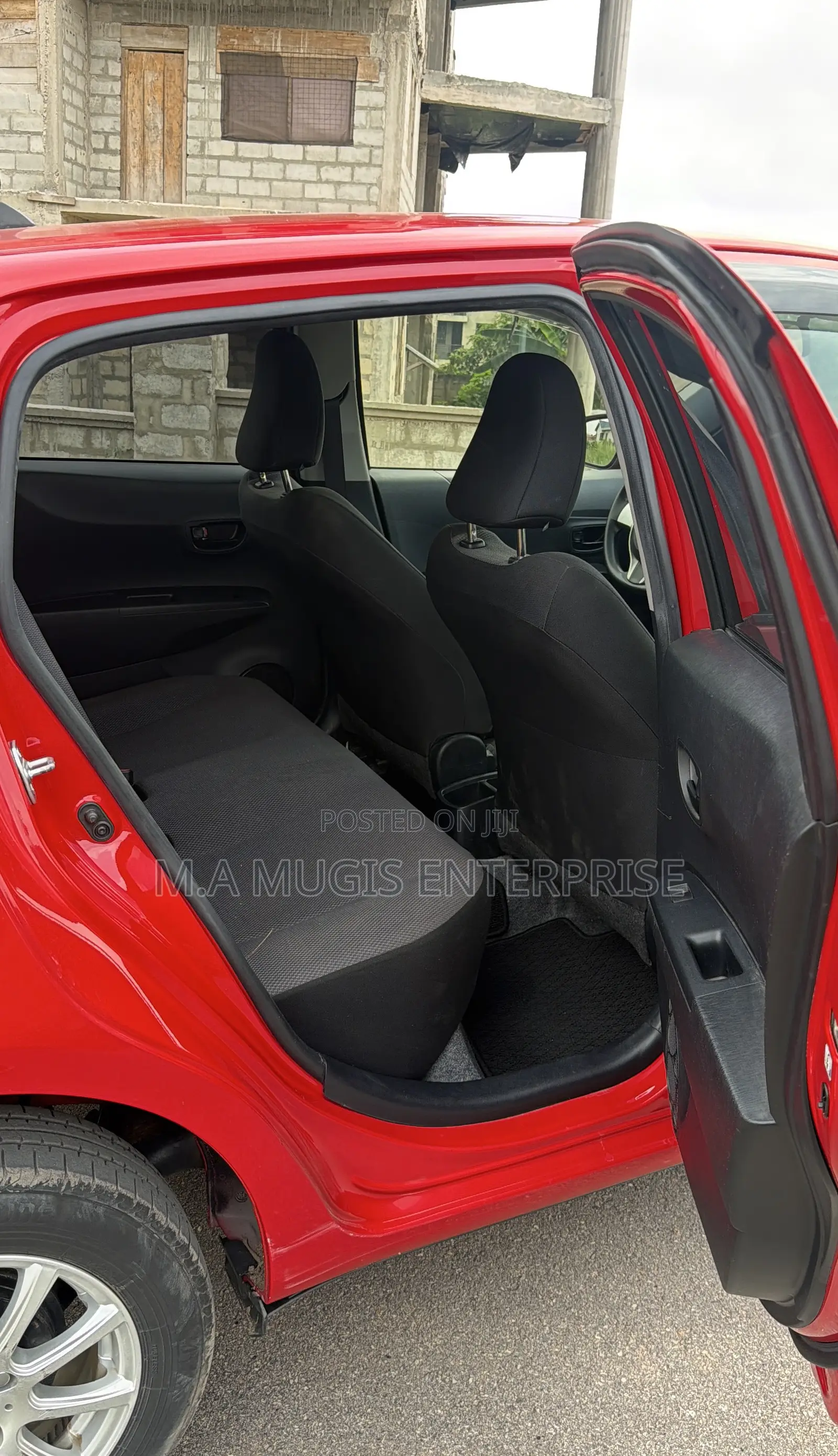 Toyota Vitz 1.3 AWD 5dr 2012 Red
