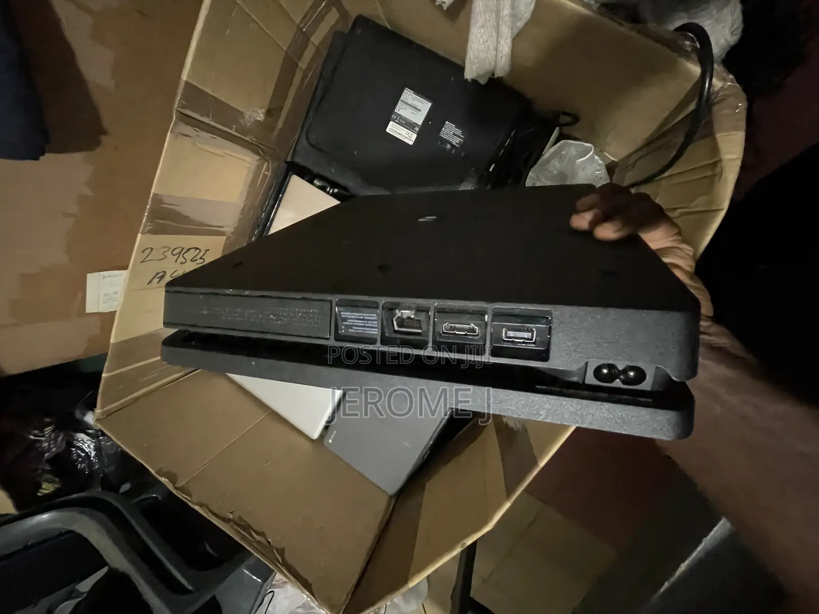 Sony Play Station 4 Slim