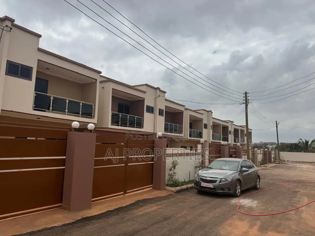 2bdrm House in Adenta for sale