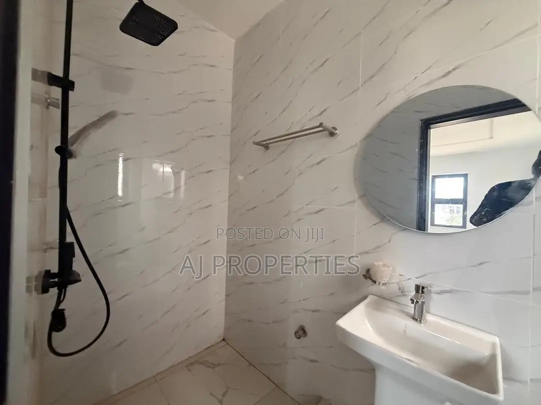 2bdrm House in Adenta for sale