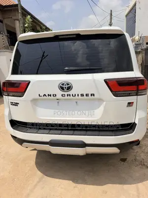 New Toyota Land Cruiser LC300 2025 White