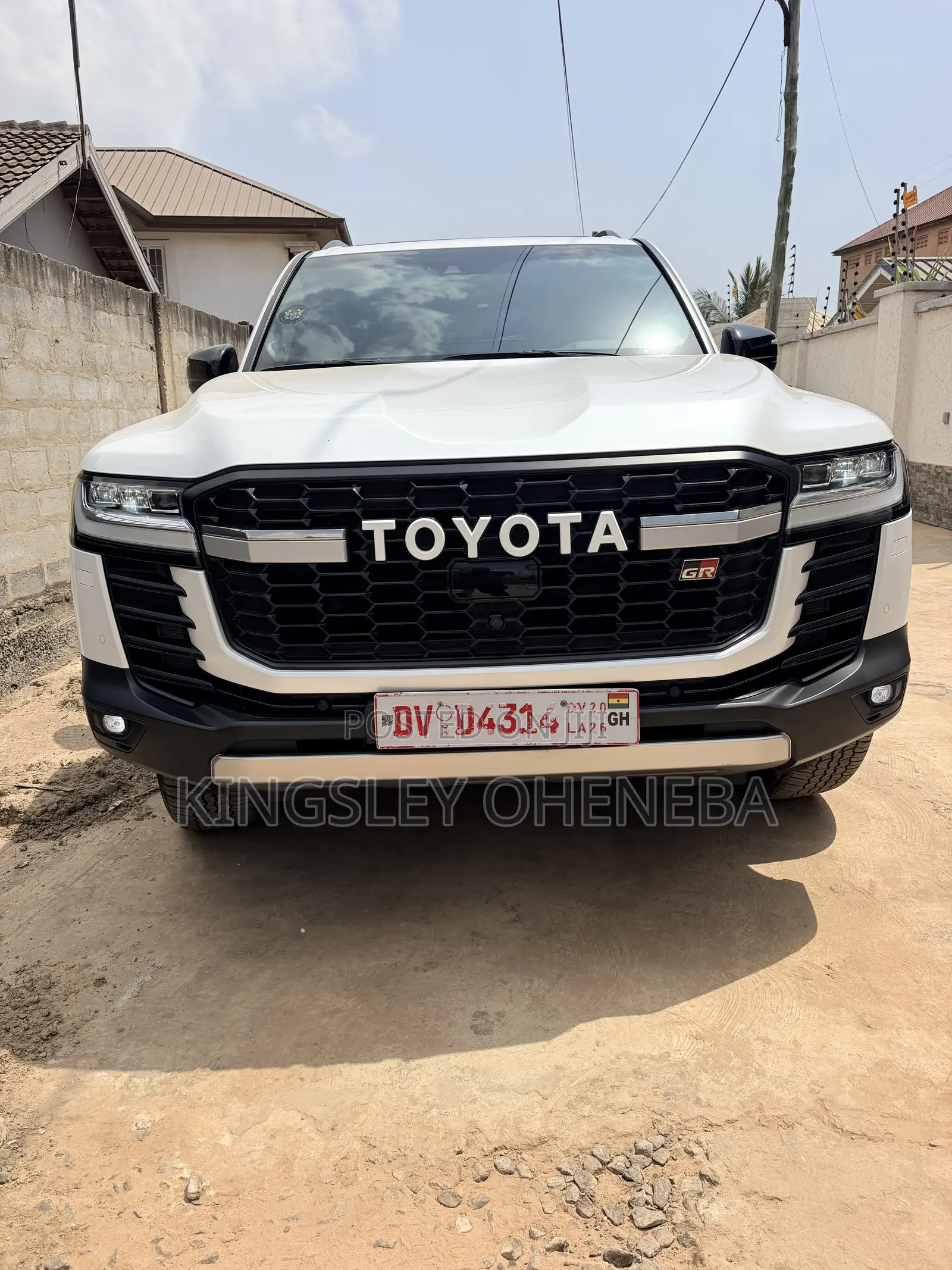 New Toyota Land Cruiser LC300 2025 White