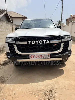 New Toyota Land Cruiser LC300 2025 White