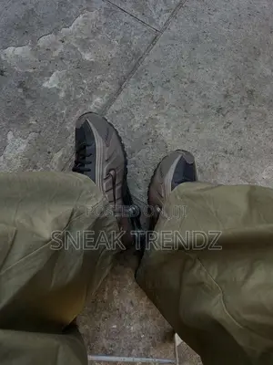 Nike Air Shox R4 Mocha Brown and Black