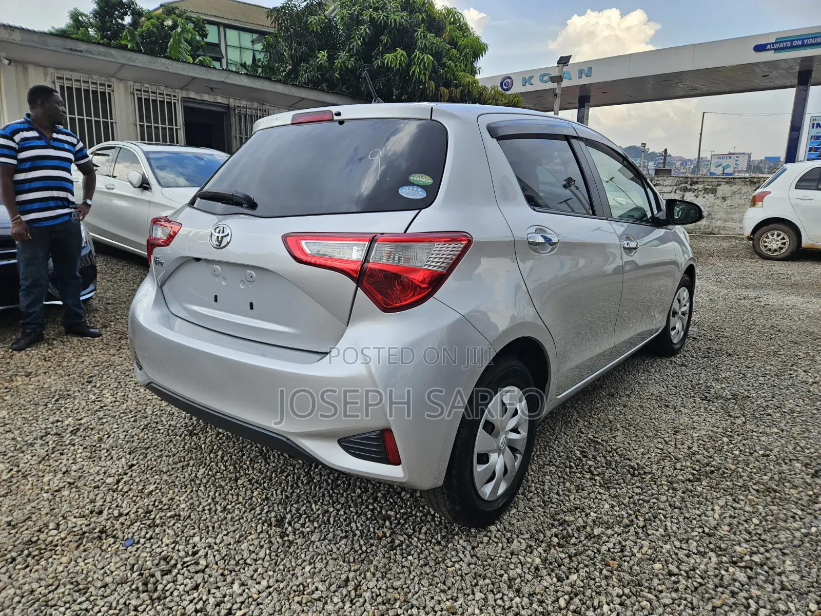 Toyota Vitz 1.3 FWD 5dr 2017 Silver