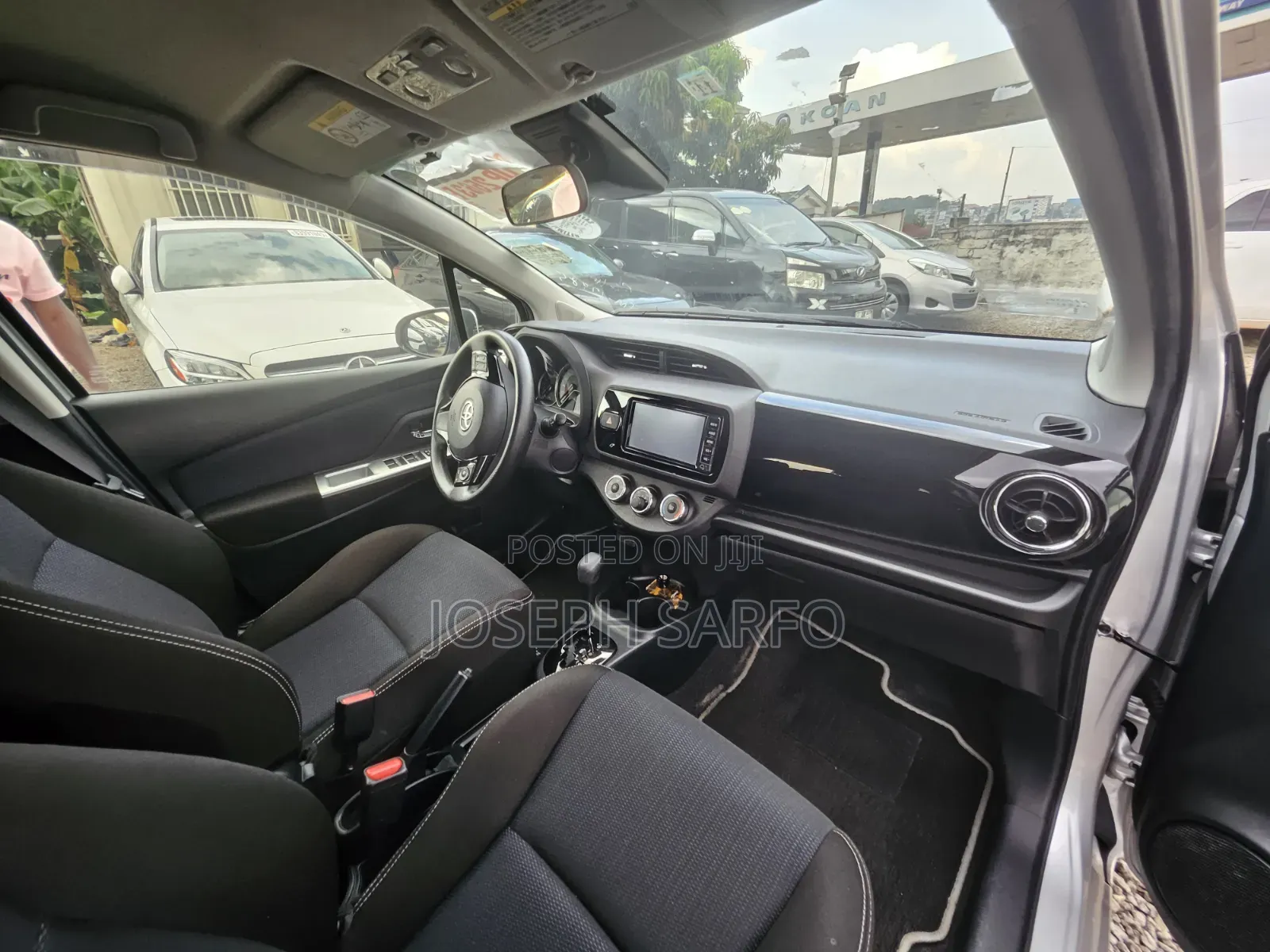 Toyota Vitz 1.3 FWD 5dr 2017 Silver
