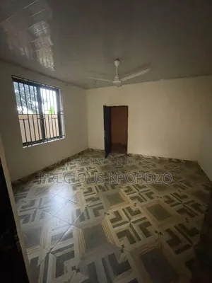 1bdrm Room & Parlour in Adenta Forster Home for rent