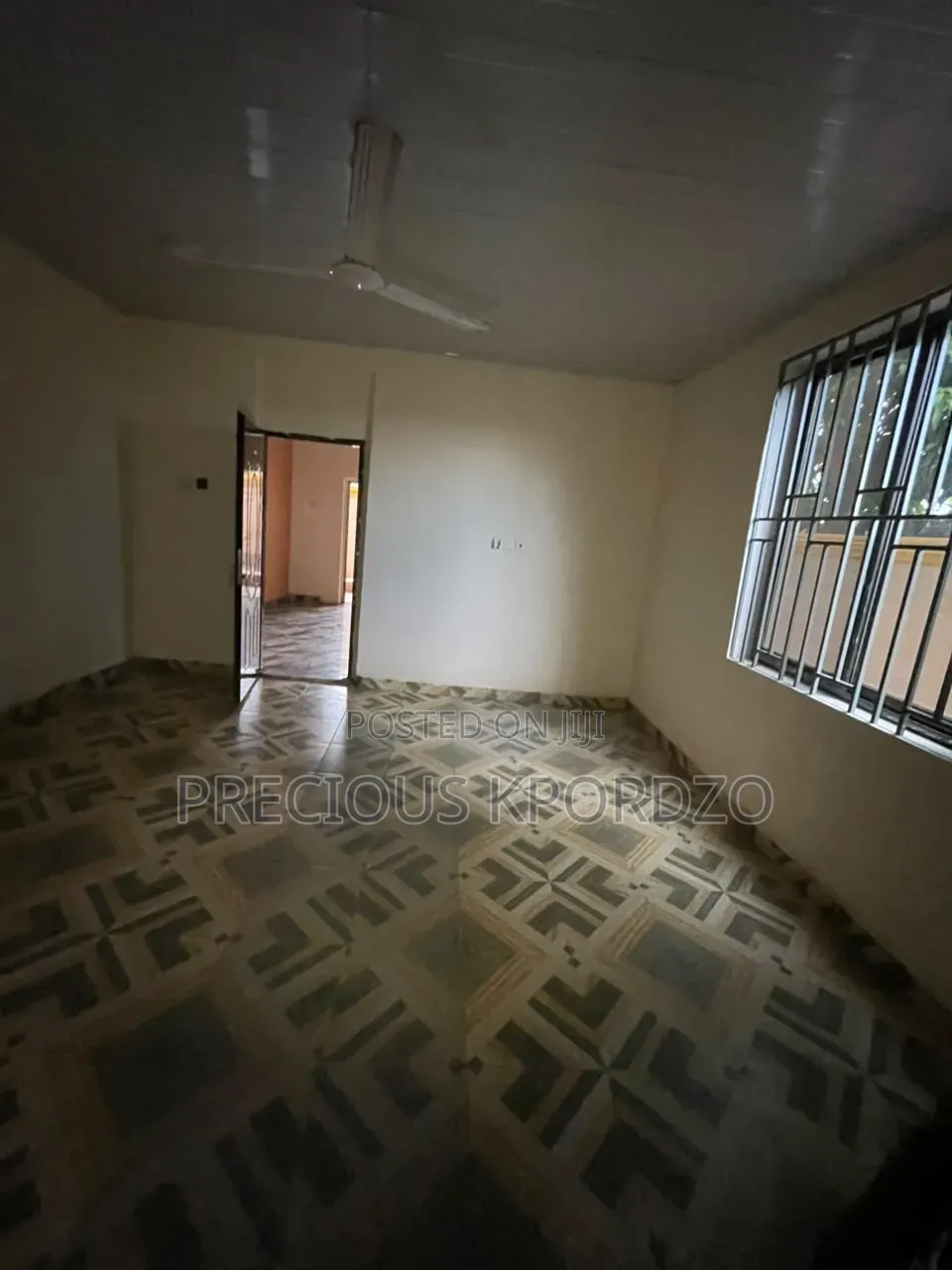 1bdrm Room & Parlour in Adenta Forster Home for rent