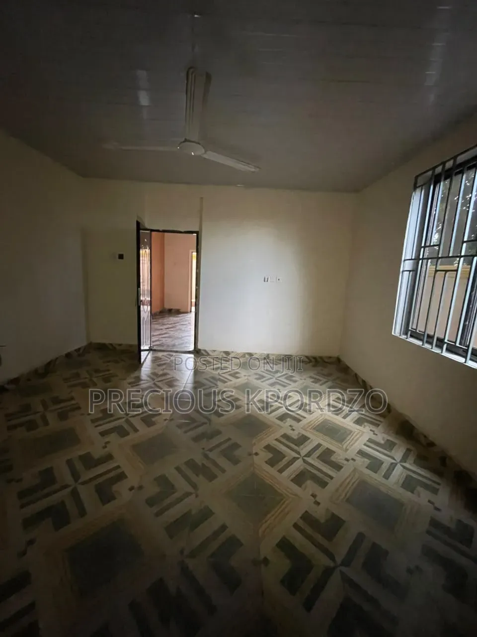 1bdrm Room & Parlour in Adenta Forster Home for rent