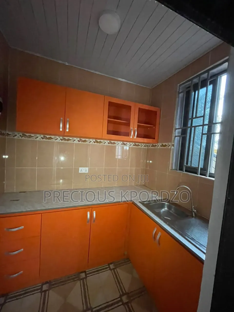 1bdrm Room & Parlour in Adenta Forster Home for rent