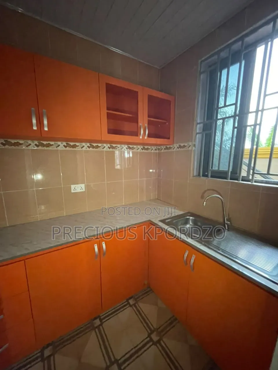 1bdrm Room & Parlour in Adenta Forster Home for rent