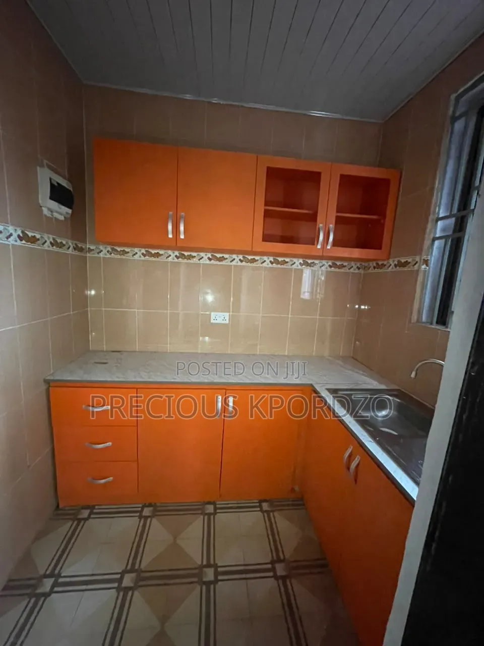 1bdrm Room & Parlour in Adenta Forster Home for rent
