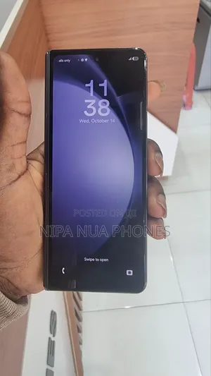 New Samsung Galaxy Z Fold4 256 GB Black