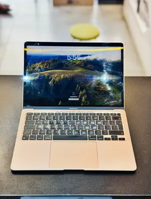 Laptop Apple MacBook Pro 2020 M1 8GB Apple M1 SSD 256GB