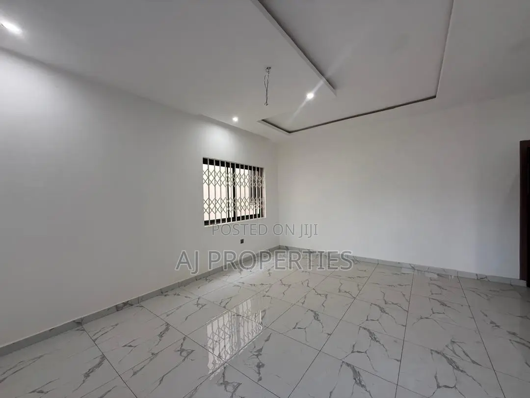 3bdrm House in Adenta for sale