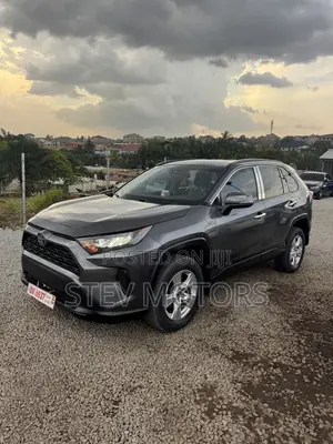 Toyota RAV4 LE 2022 Black