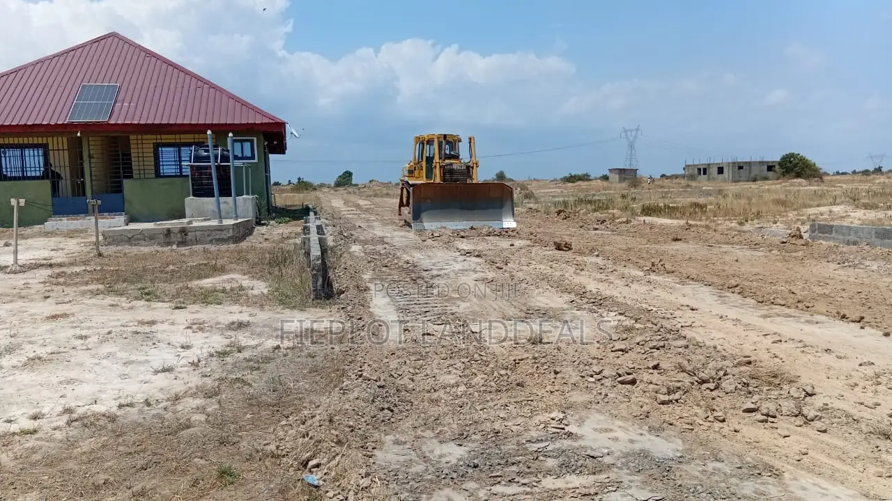 Hot Promo 70x100ft Land at Skyport City - GH₵ 40k (Free Indenture)