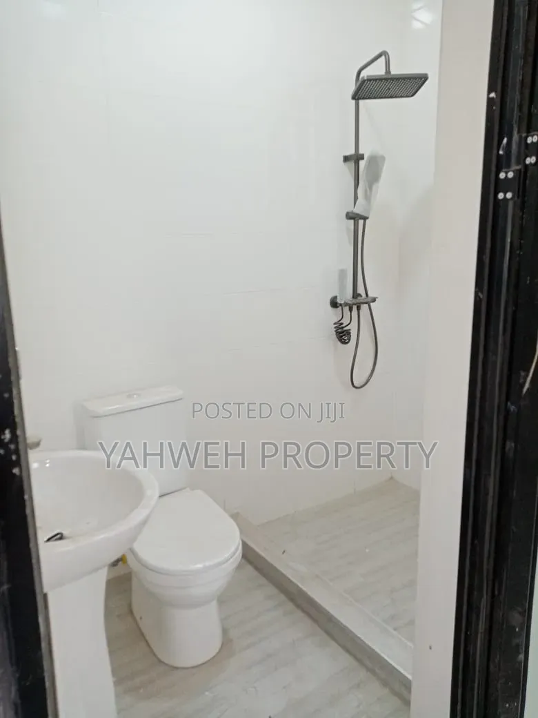 3bdrm House in Lashibi 16, Accra Metropolitan for sale