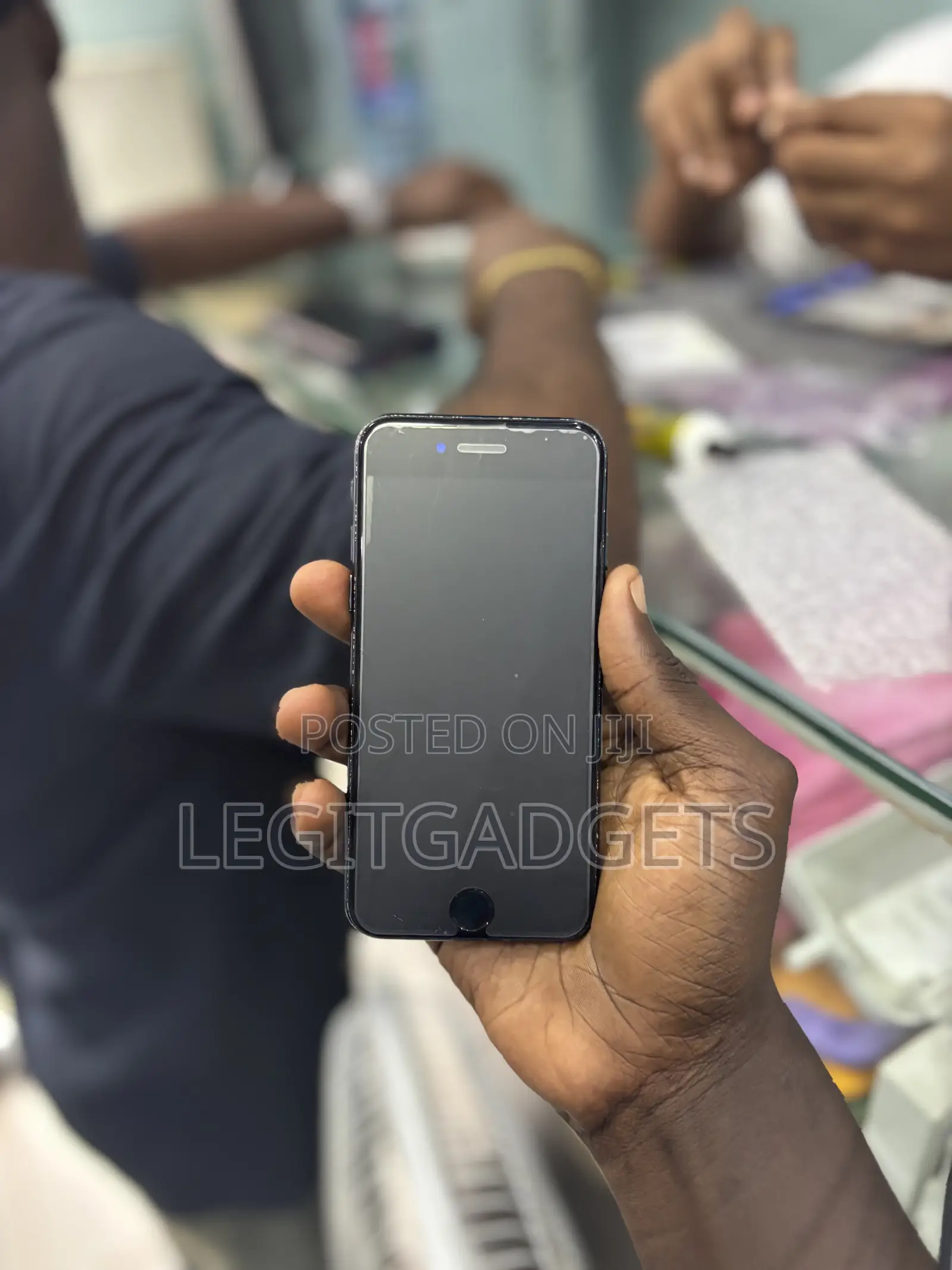 Apple iPhone SE (2022) 64 GB Black