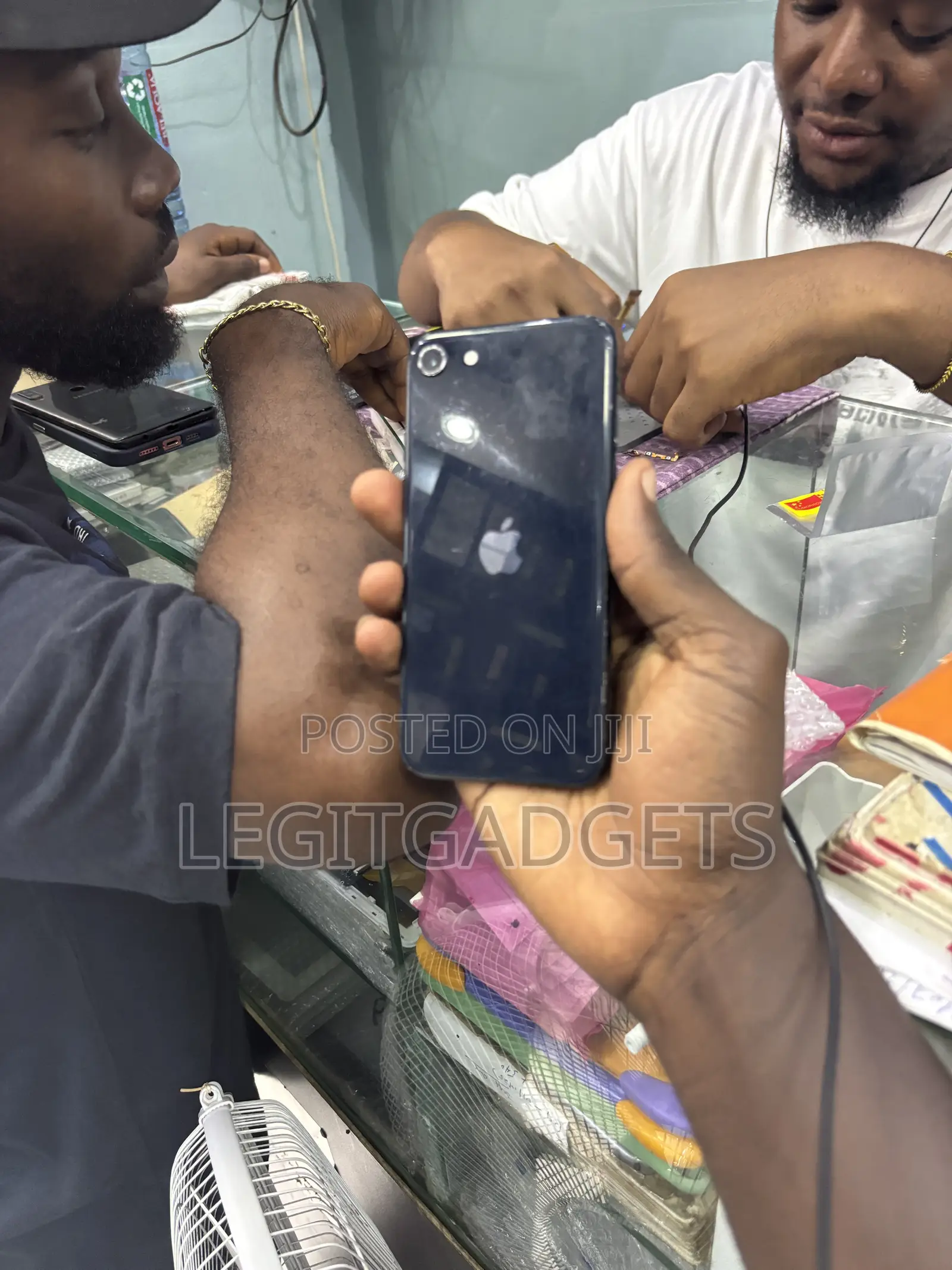 Apple iPhone SE (2022) 64 GB Black