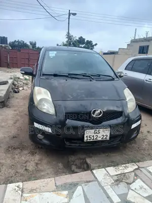 Toyota Vitz 1.0 FWD 3dr 2010 Black
