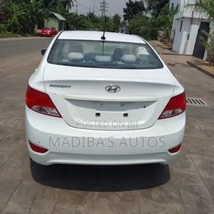 Hyundai Accent SE Sedan 2017 White