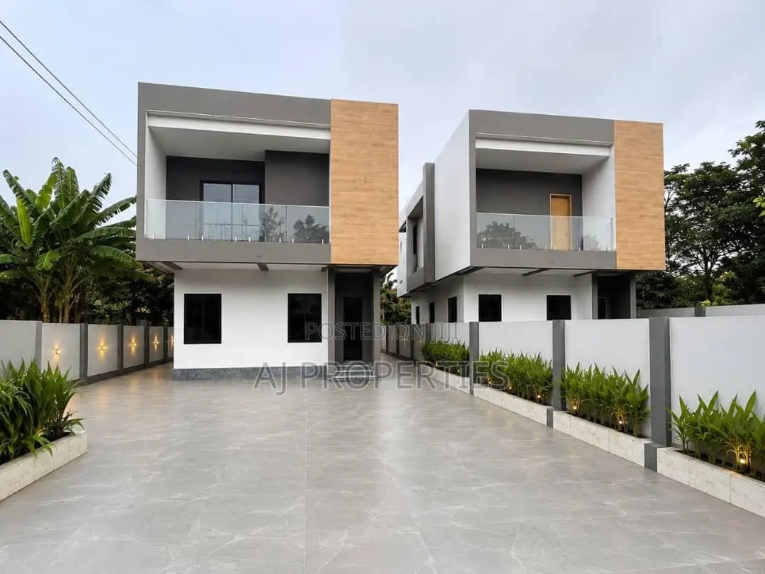 4bdrm House in Adenta for sale