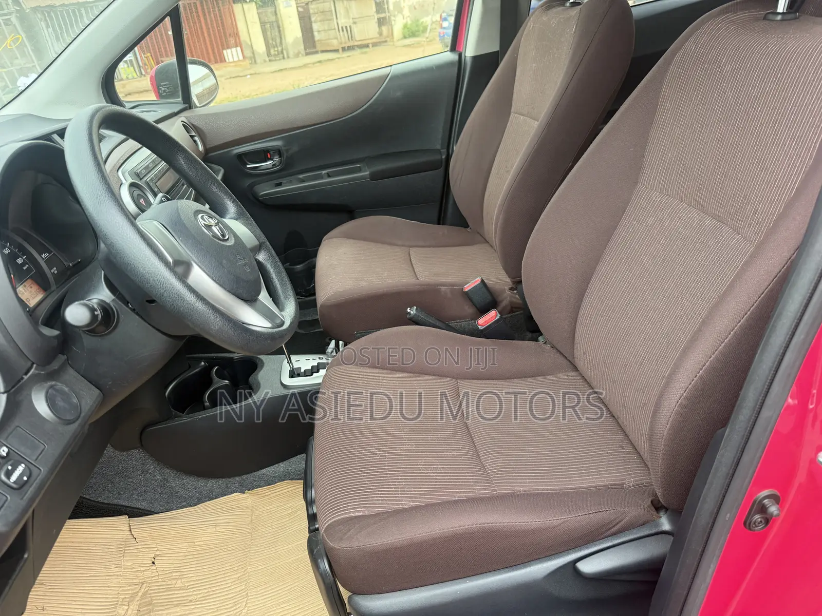 Toyota Vitz 1.3 FWD 3dr 2012 Pink