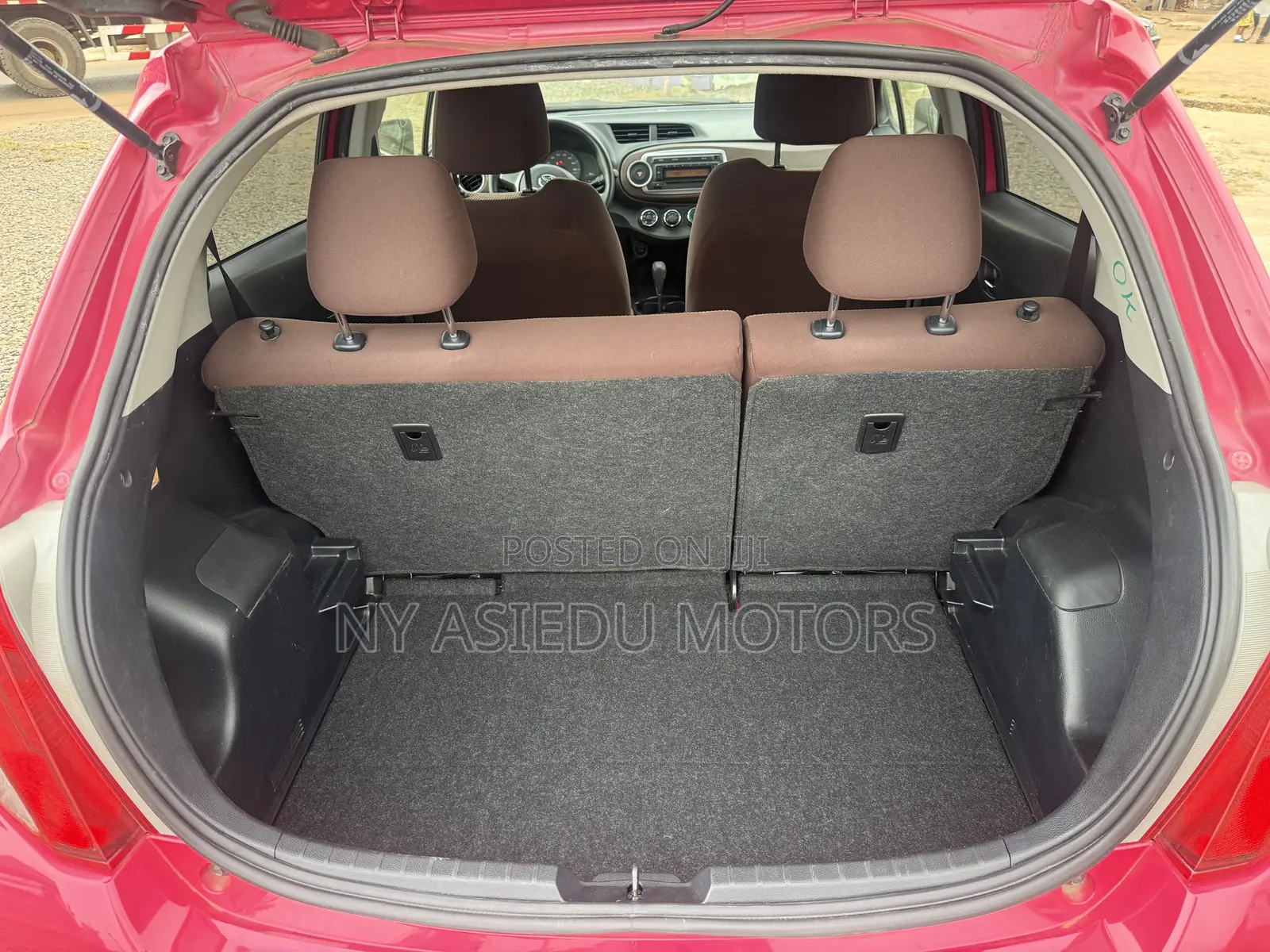 Toyota Vitz 1.3 FWD 3dr 2012 Pink