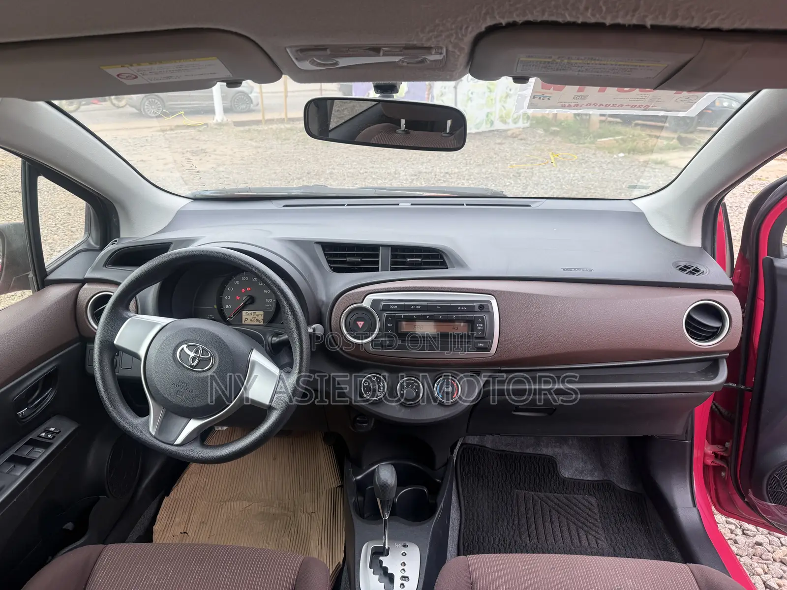 Toyota Vitz 1.3 FWD 3dr 2012 Pink