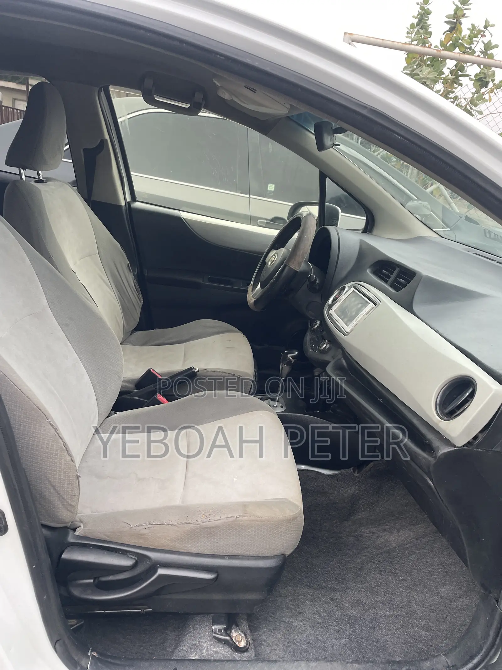 Toyota Vitz 2013 White