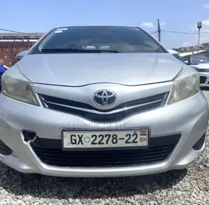 Toyota Yaris 2012 Silver