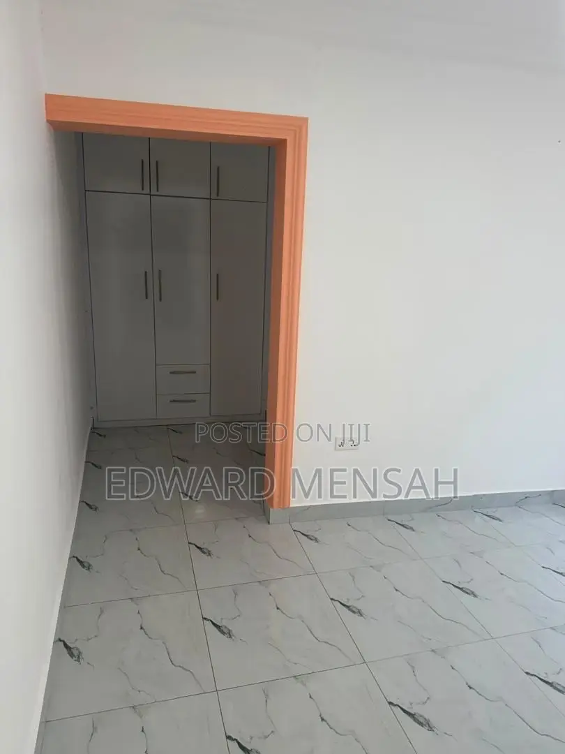 5bdrm House in Bn Homes, Oyarifa Mall Area for rent