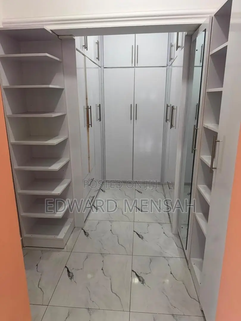 5bdrm House in Bn Homes, Oyarifa Mall Area for rent