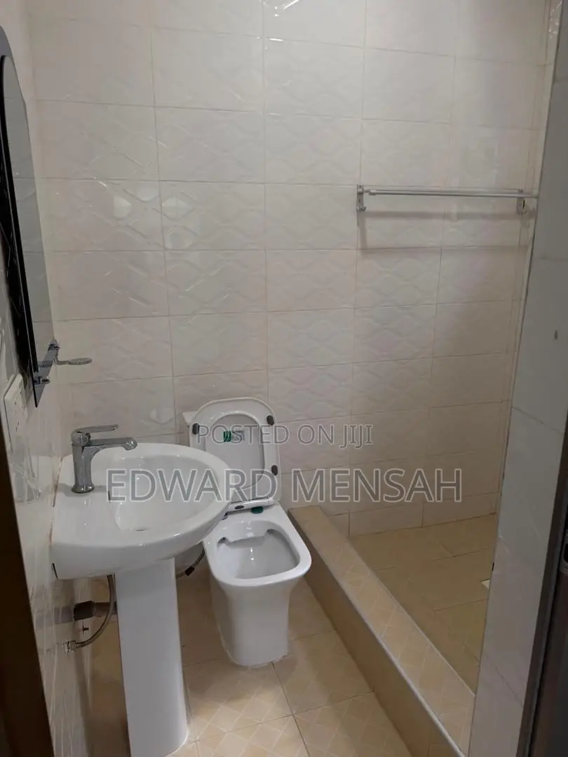 5bdrm House in Bn Homes, Oyarifa Mall Area for rent
