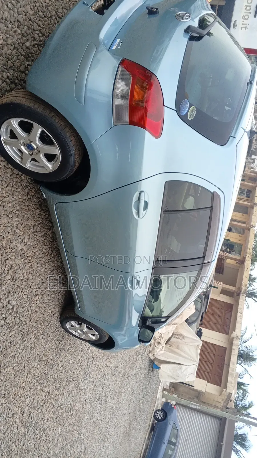 Toyota Vitz 1.3 AWD 3dr 2010 Green