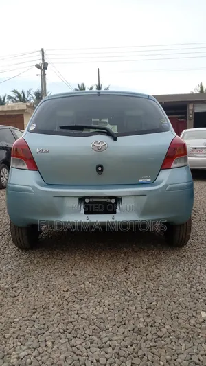 Toyota Vitz 1.3 AWD 3dr 2010 Green