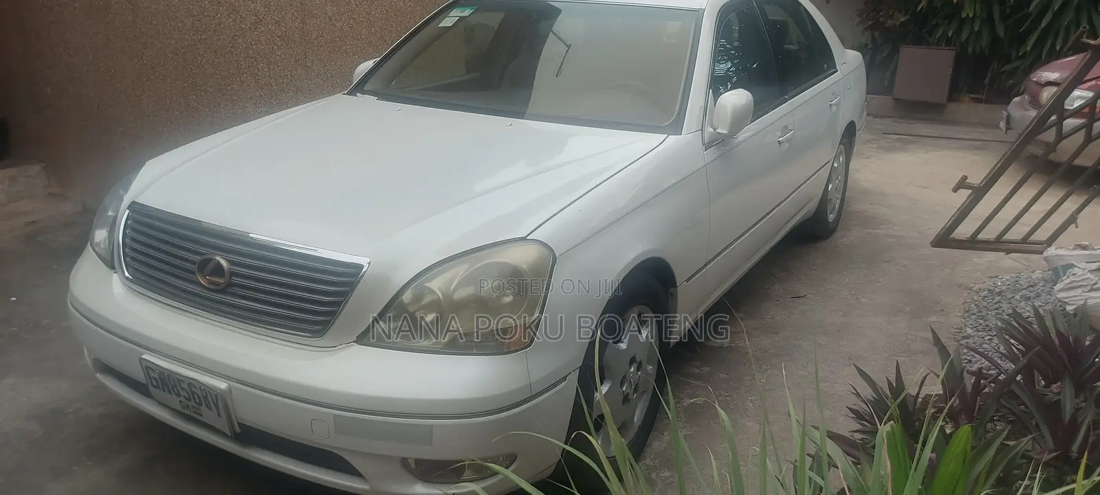 Lexus LS 430 RWD 2001 White